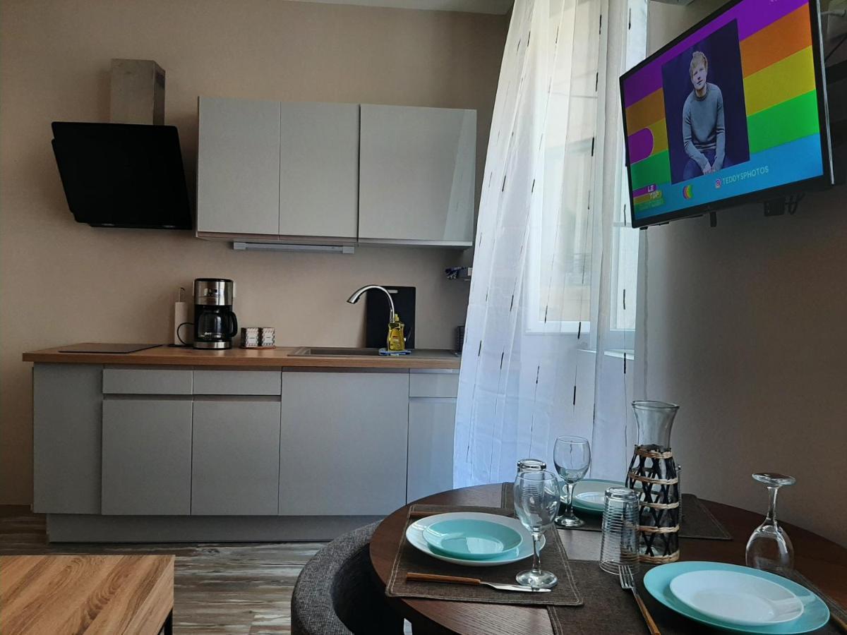 3 Apt T2 Cosy De 40 A 50 M2 Ideal Pour Un Deplacement Pro " Les Iris " Bourg-Saint-Andéol Buitenkant foto